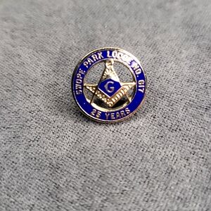 25 year Blue Lodge pin